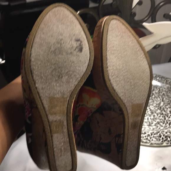 Ed hardy wedged geisha heels size 8 - Picture 5 of 6